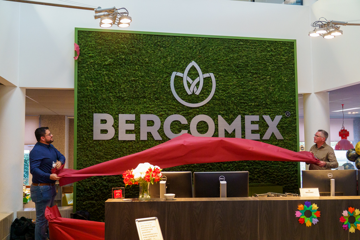 Onthulling logo receptie